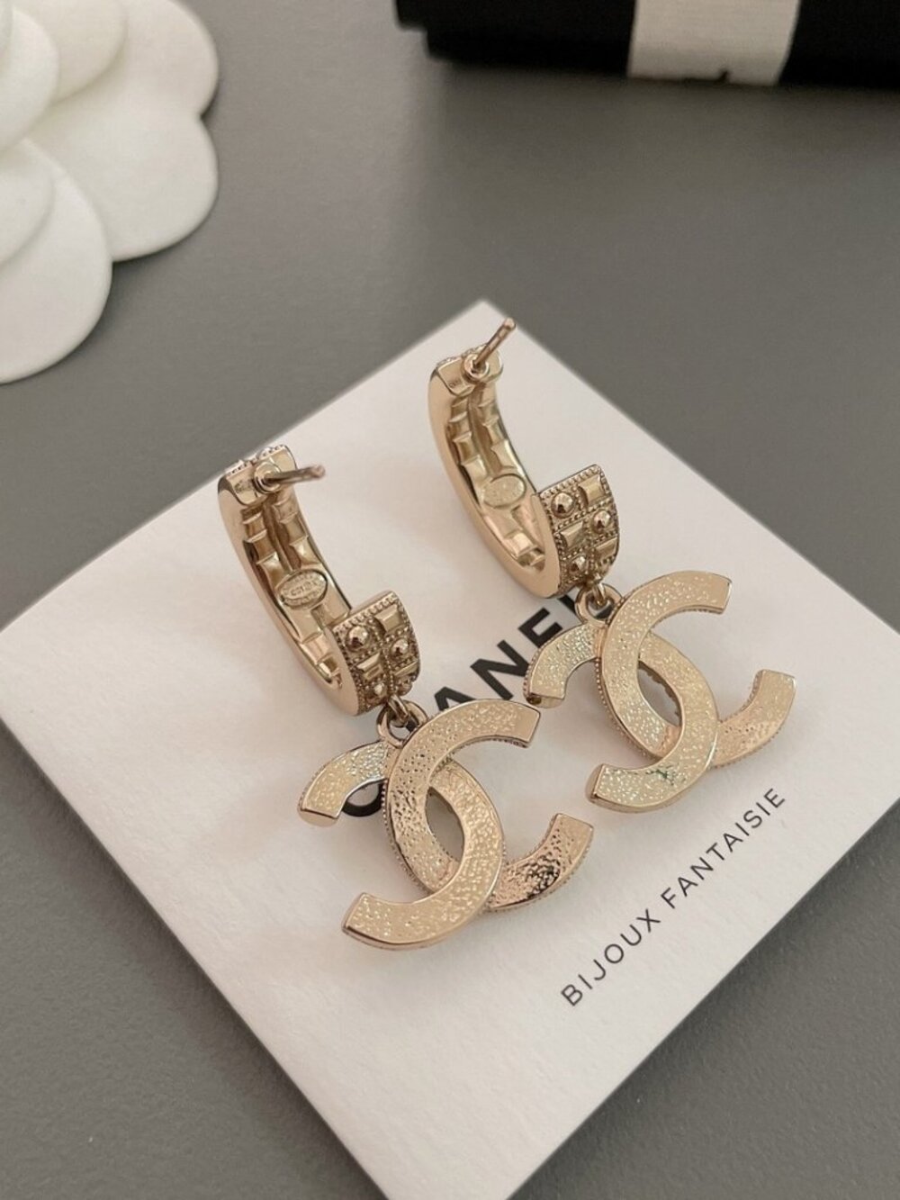 Chanel earrings - Picture 4 of 4